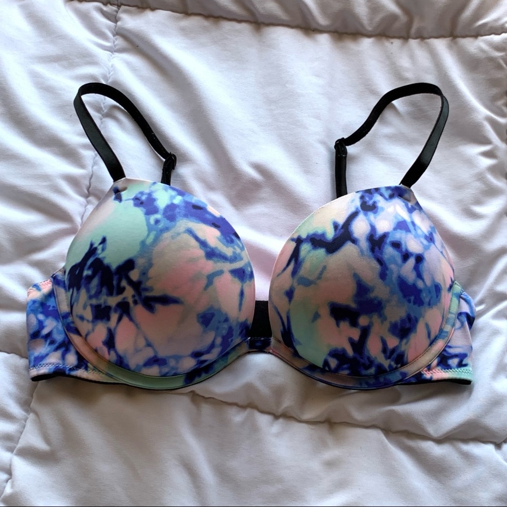Victoria’s Secret PINK Push up Bra🪽